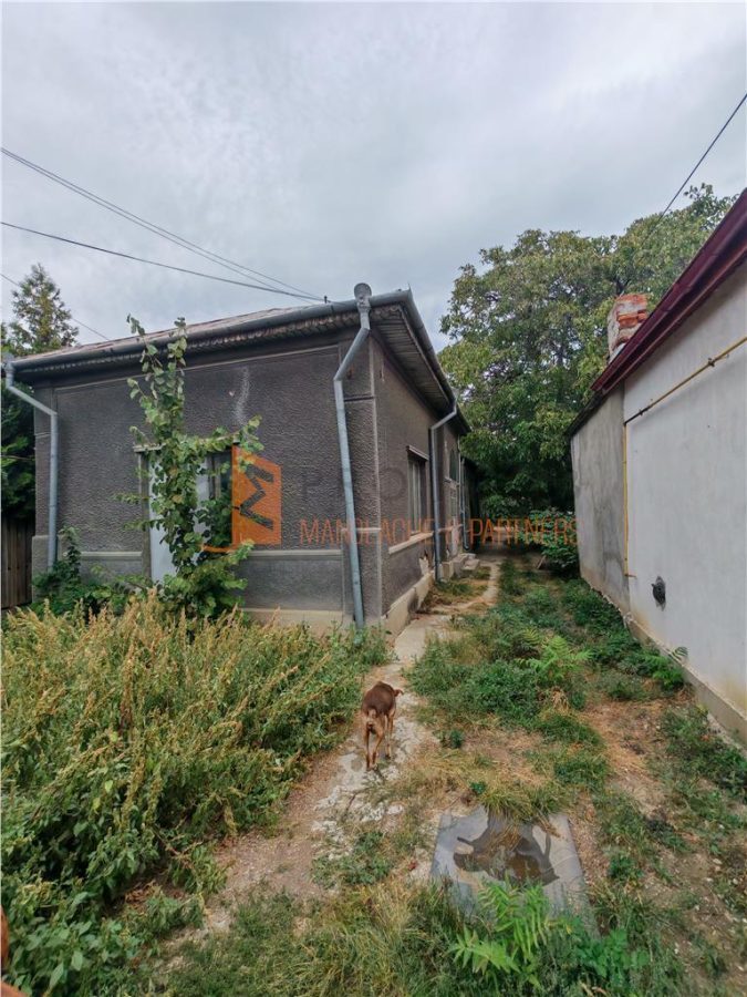 Casa de vanzare si teren 708 mp in zona Victoriei - foto 2