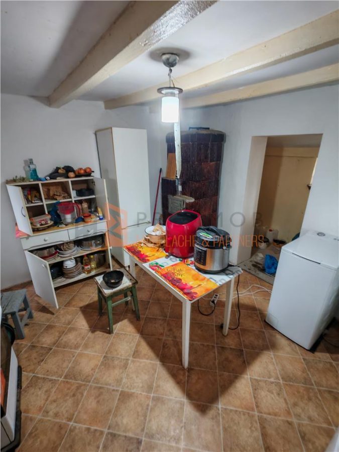 Casa de vanzare si teren 708 mp in zona Victoriei - foto 5