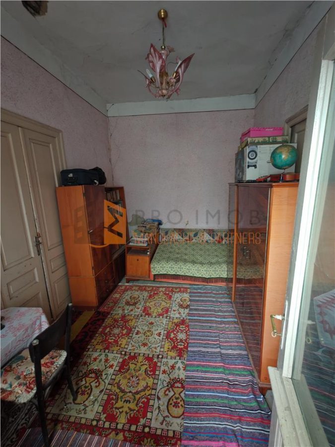 Casa de vanzare si teren 708 mp in zona Victoriei - foto 8