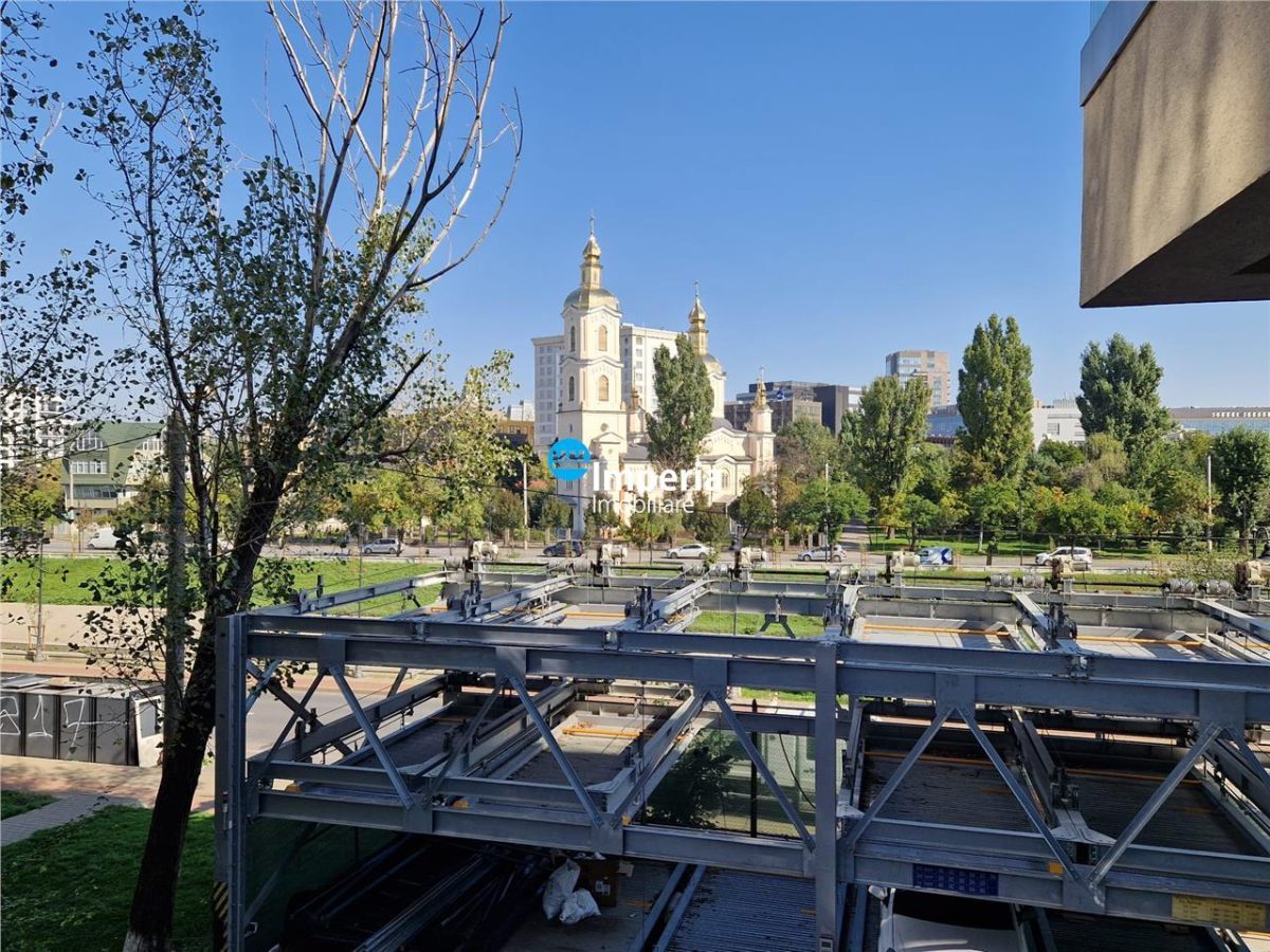 Spatiu pentru Birou, Ultracentral vis-a-vis de PALAS - 