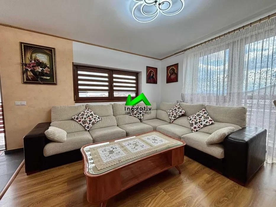 Casa de vanzare 5 camere 3 bai teren Cartierul Arhitectilor - 