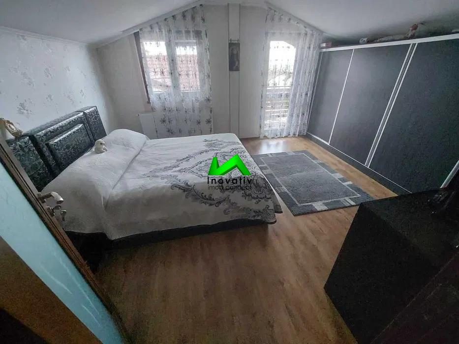 Casa de vanzare 5 camere 3 bai teren Cartierul Arhitectilor - foto 3