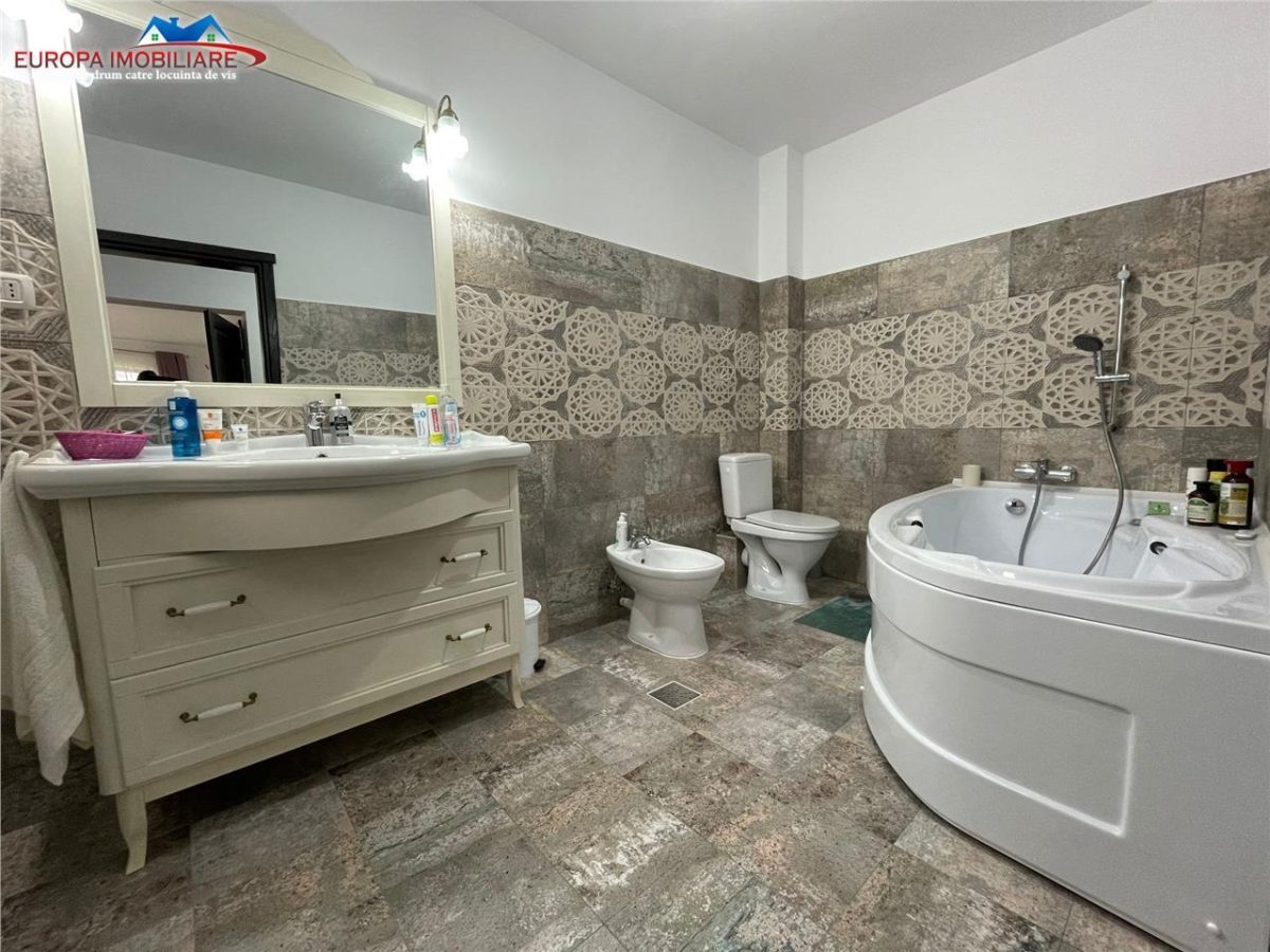 Vila P+1 de vanzare zona 9 Mai Tulcea - foto 16