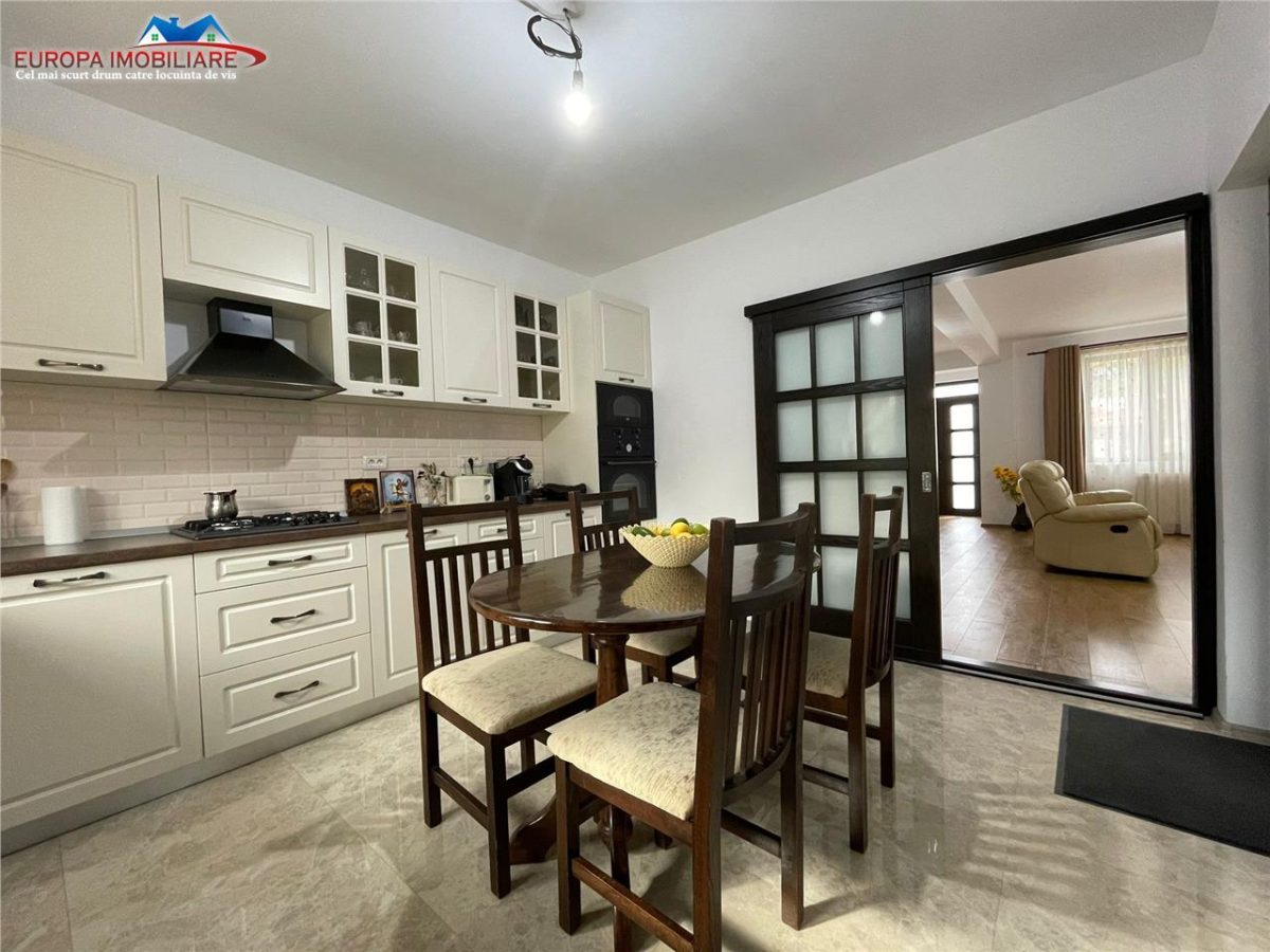 Vila P+1 de vanzare zona 9 Mai Tulcea - foto 8