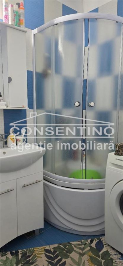 Se vinde imobil cu 2 camere , bdul N. Balcescu , liber , decomandat - foto 4