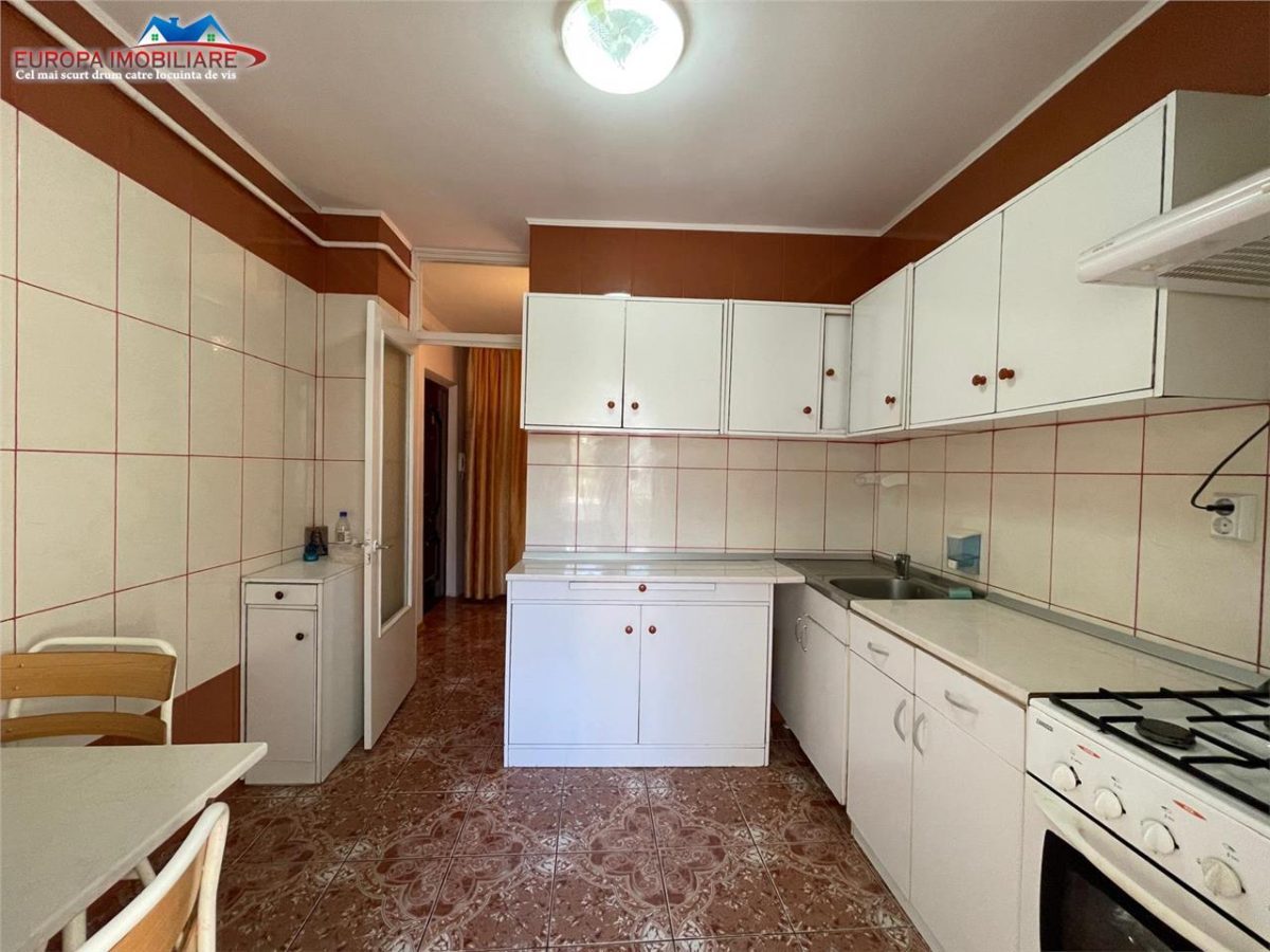 Apartament 3 camere de vanzare zona E3 -Tulcea - foto 7