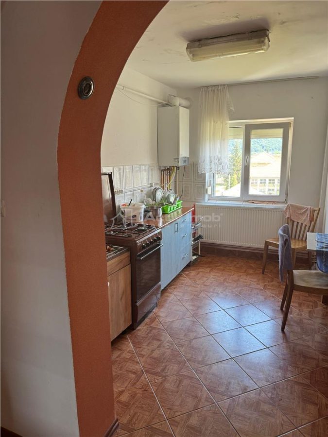 Bocsa, Apt.3 cam,conf.1,decomandat, Central - foto 12