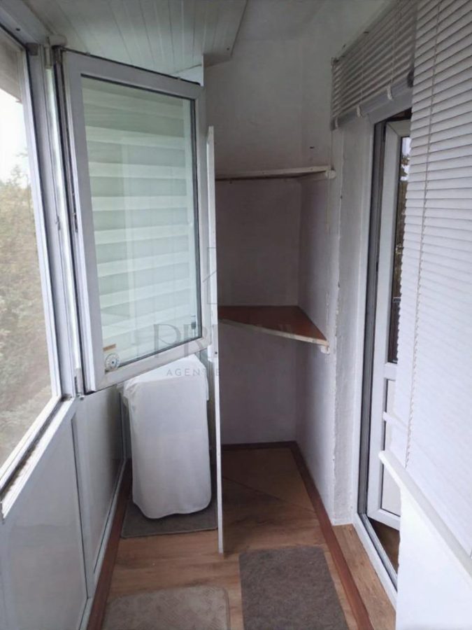 LIPOVEI - 3 CAM - DECOMANDAT - 2 BAI - 2 BALCOANE - CENTRALA- - foto 3