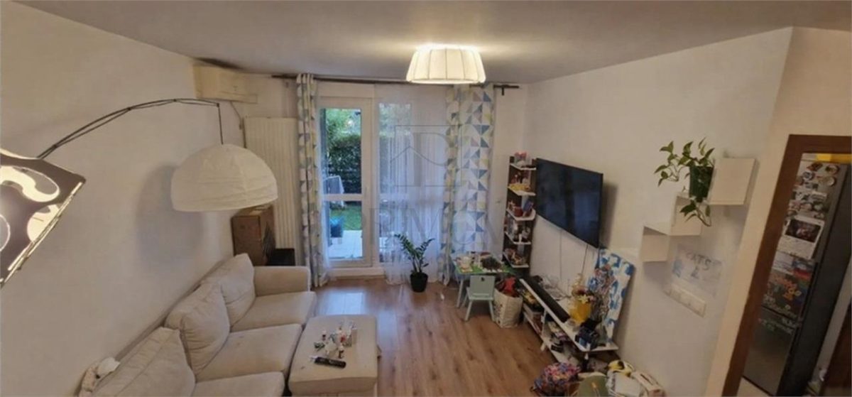 LIPOVEI - 3 CAM - DECOMANDAT - 2 BAI - 2 TERASE - CURTE - PARCARE - ZONA EXCELENTA - 