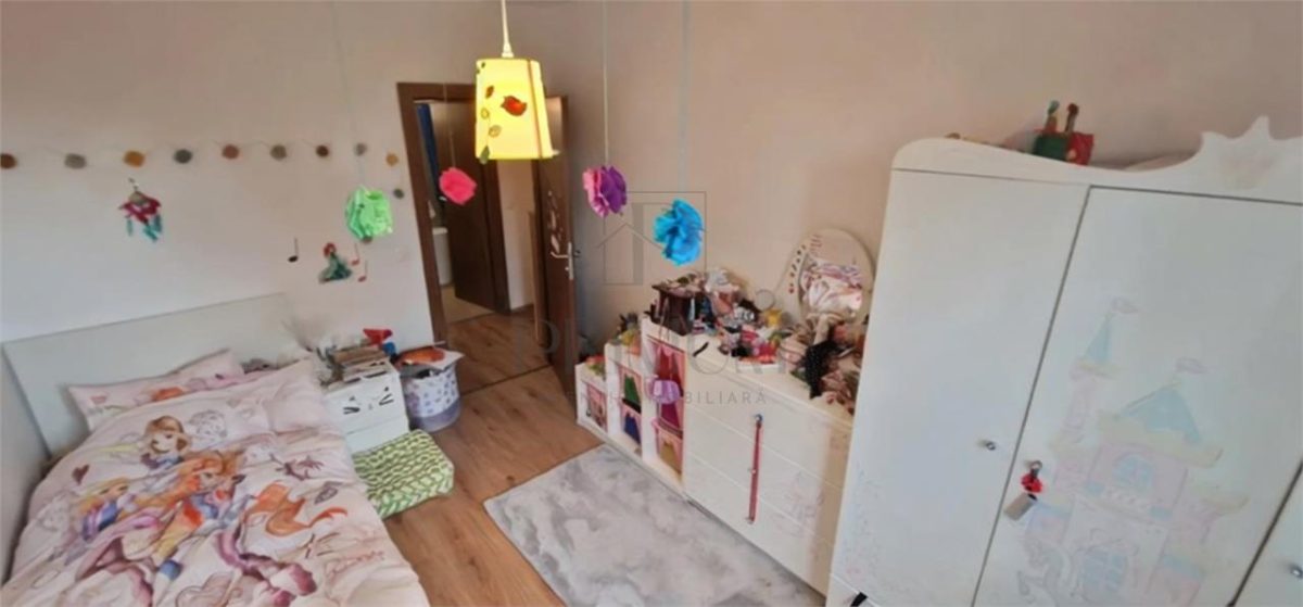 LIPOVEI - 3 CAM - DECOMANDAT - 2 BAI - 2 TERASE - CURTE - PARCARE - ZONA EXCELENTA - foto 8