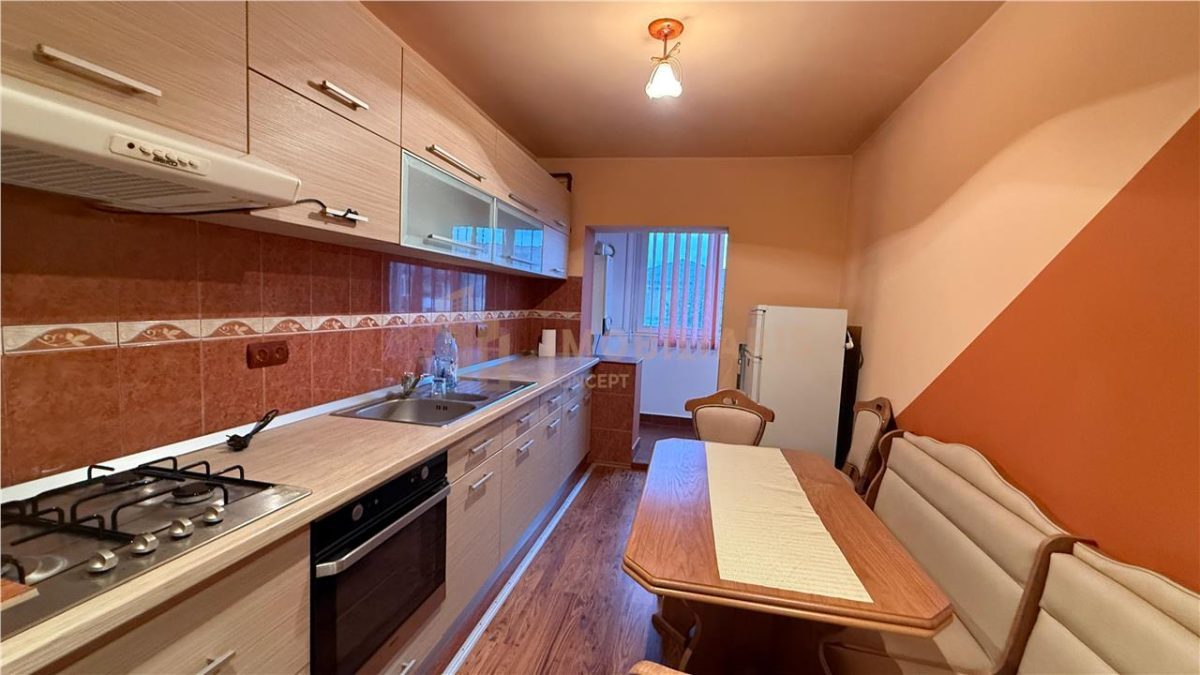 Apartament 3 camere, zona Republicii - 