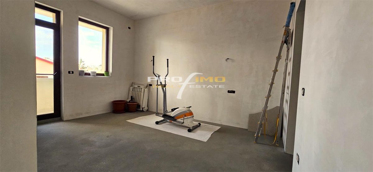 Apartament 3 camere intr o vila P+2E cu cate un apartament pe etaj - foto 12