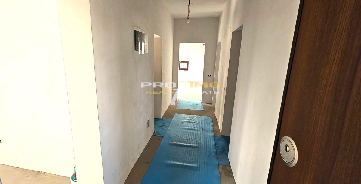 Apartament 3 camere intr o vila P+2E cu cate un apartament pe etaj - foto 8