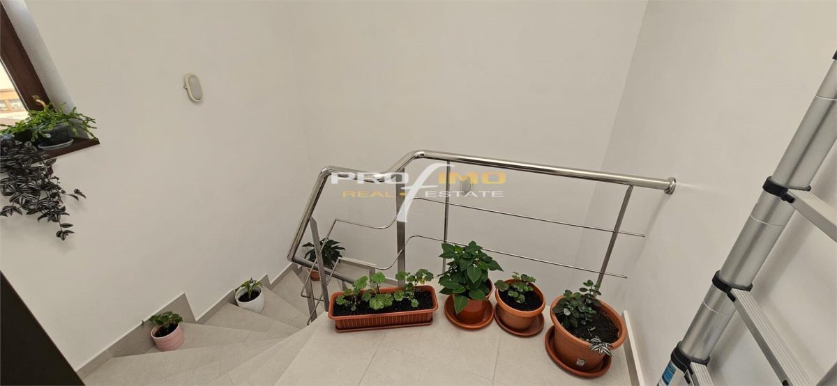 Apartament 3 camere intr o vila P+2E cu cate un apartament pe etaj - foto 9