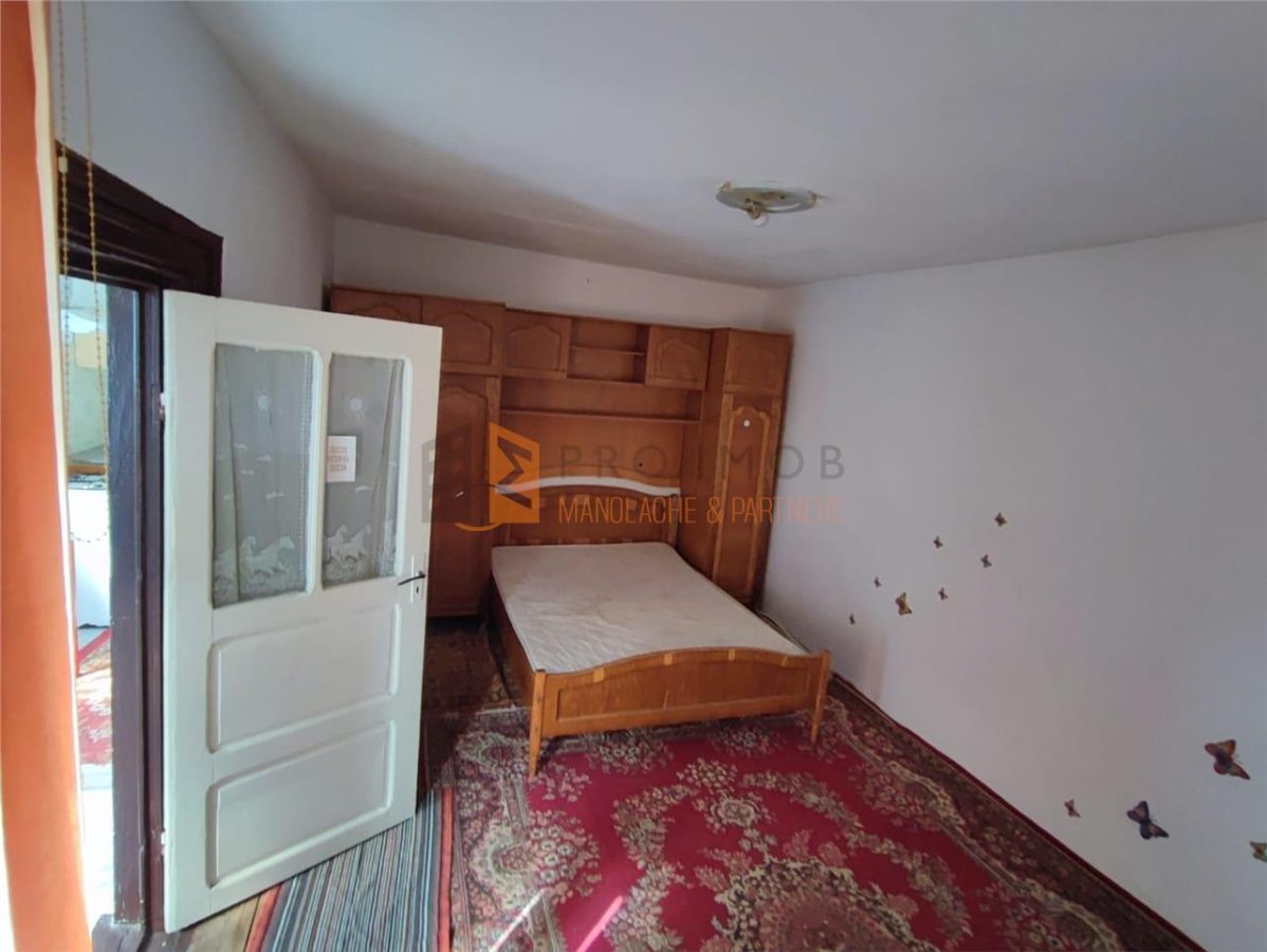 Casa tip parter + mansarda in zona Centru - foto 2