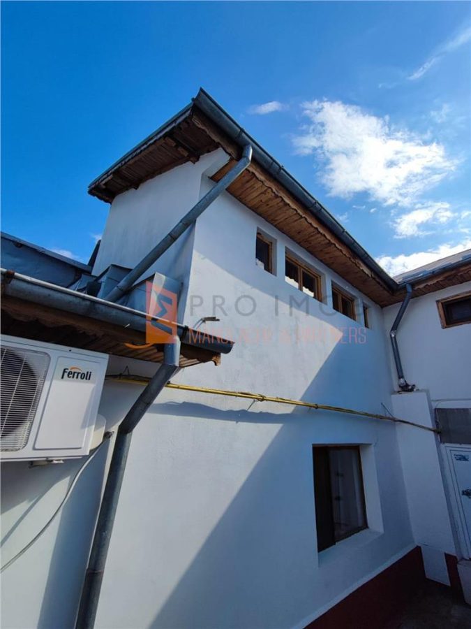 Casa tip parter + mansarda in zona Centru - foto 17