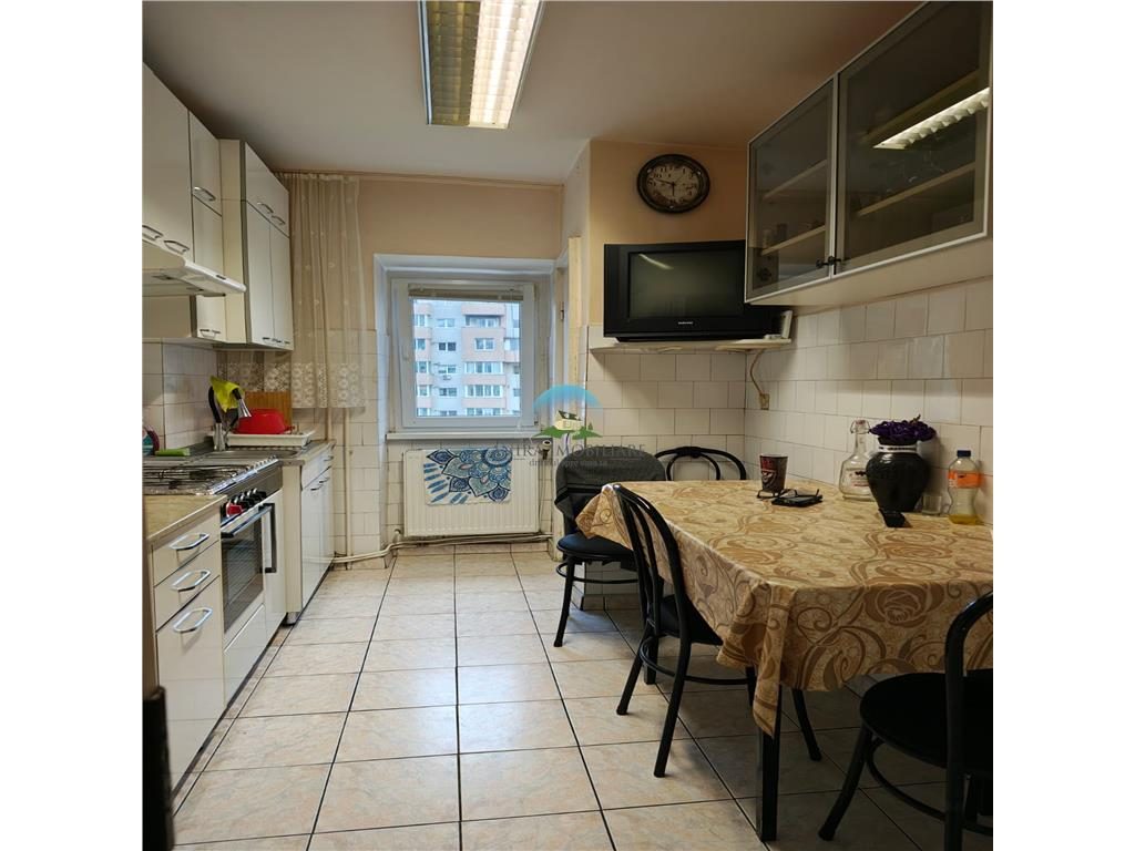 Apartament de vanzare cu 3 camere decomandat, cartierul Manastur Cluj Napoca - 