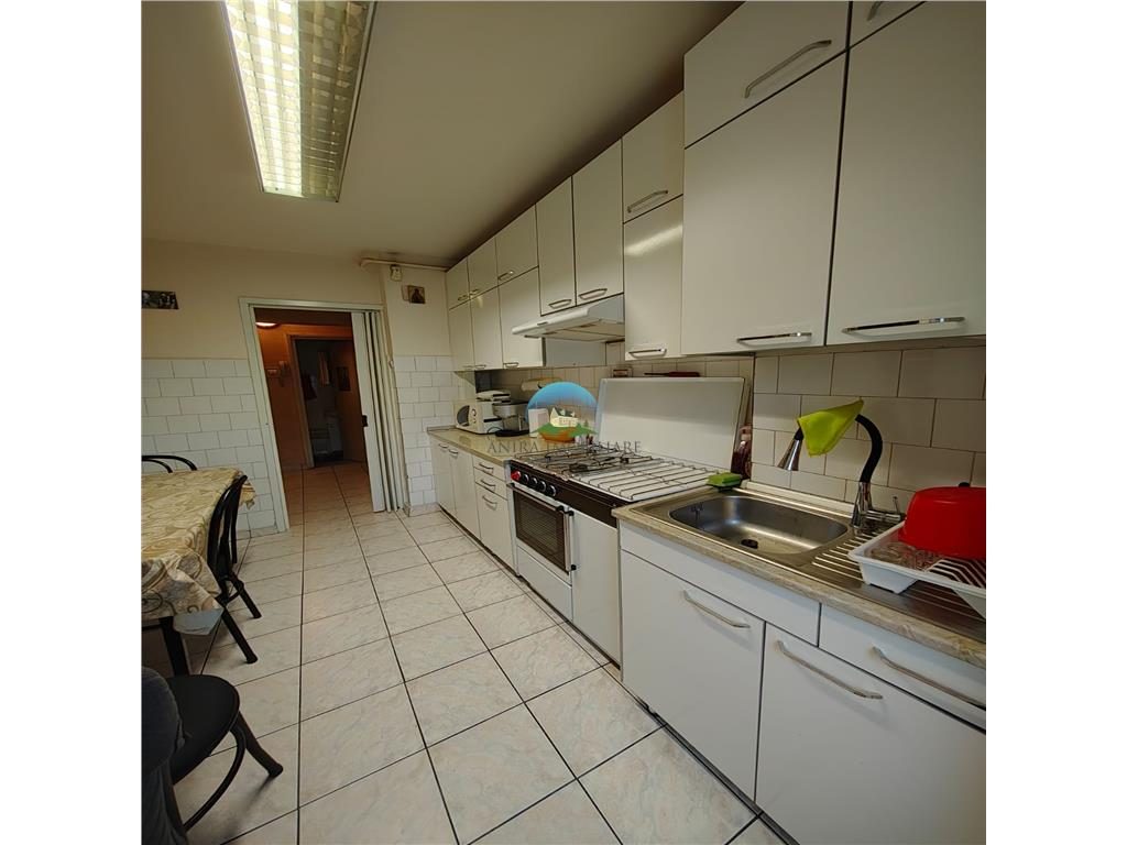 Apartament de vanzare cu 3 camere decomandat, cartierul Manastur Cluj Napoca - foto 2