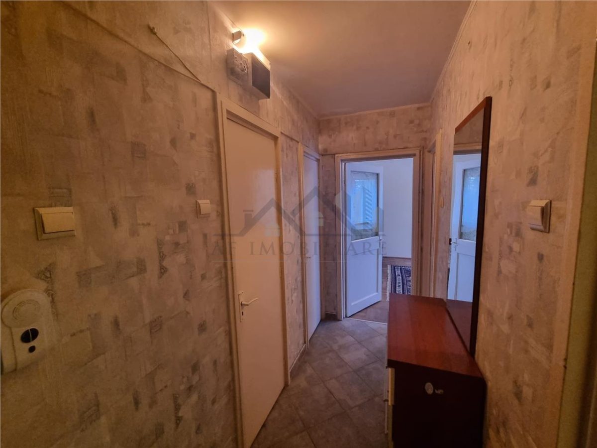 Apartament cu 2 camere Podu Ros - foto 8
