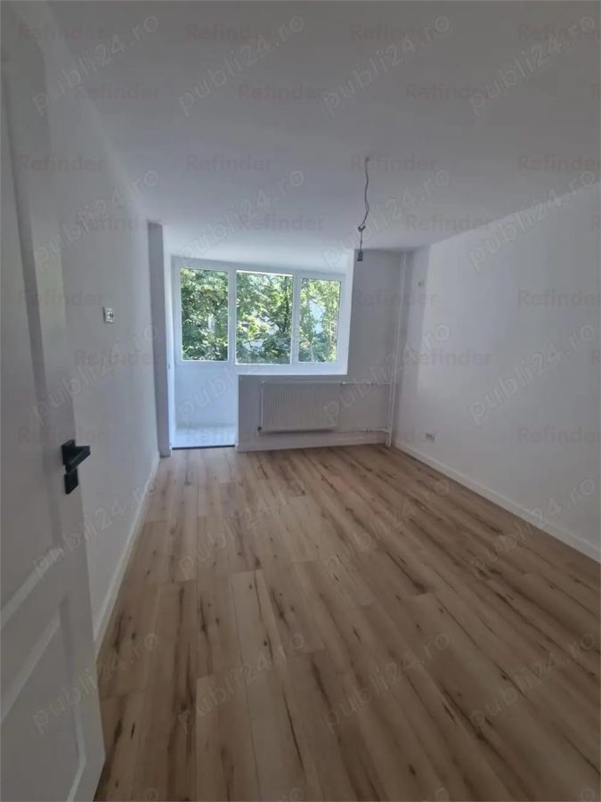 vanzare apartament 3 camere | 1 Decembrie | Jean Steriadi | etaj 3/4 | renovat total | nelocuit |  aproape de metrou 1 Decembrie | - foto 2