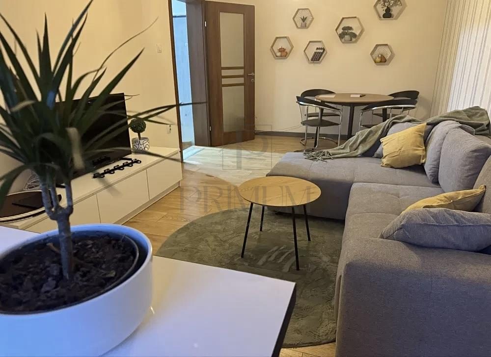 SEMICENTRAL - 2 Camere - DECOMANDAT - Bloc izolat - Parter inalt - foto 2