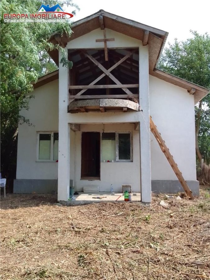 Casa P+M si teren intravilan de vanzare in localitatea Patlageanca-jud Tulcea - 