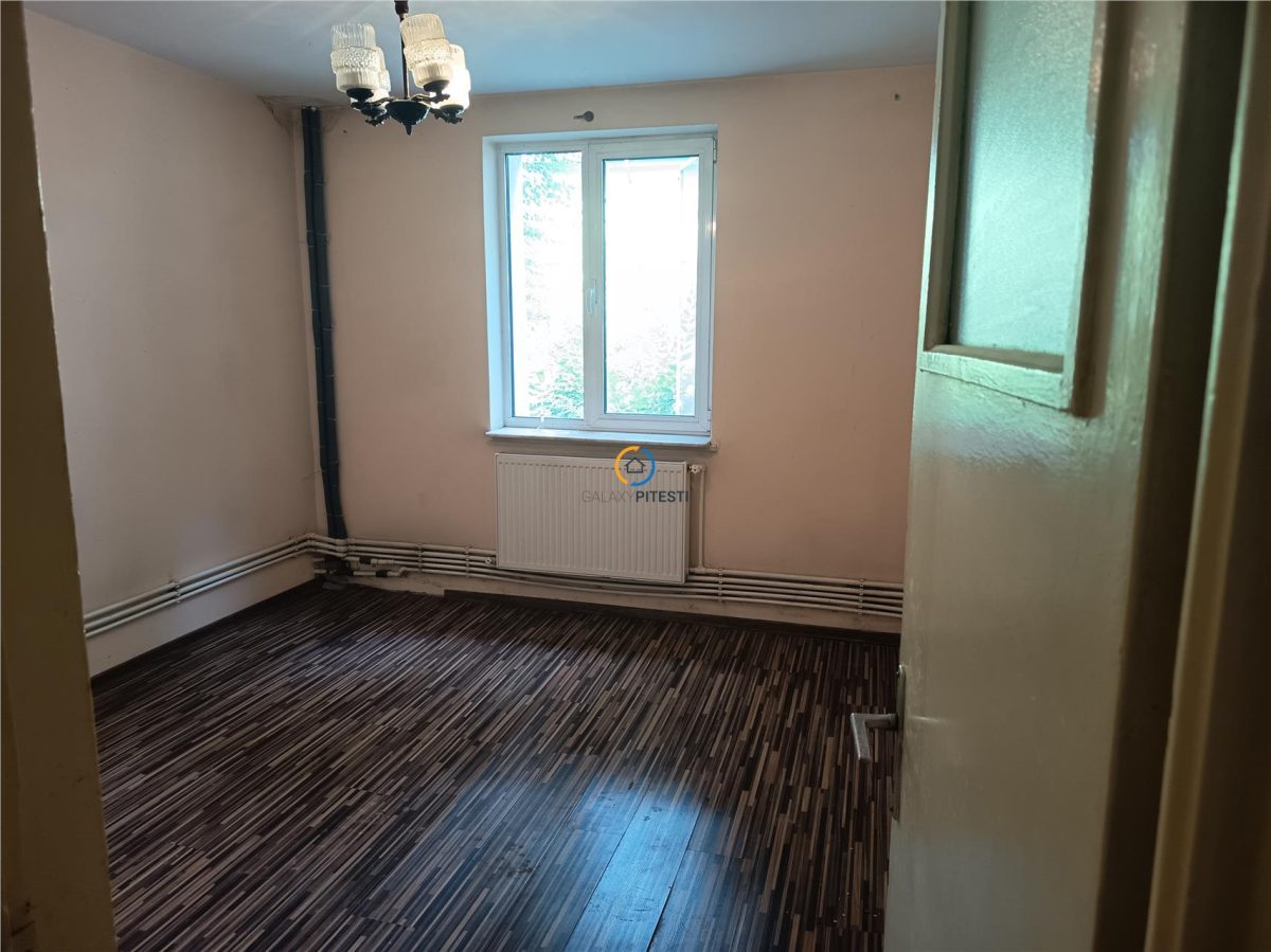 Vanzare apartament 3 camere decomandat Calea Bucuresti - 