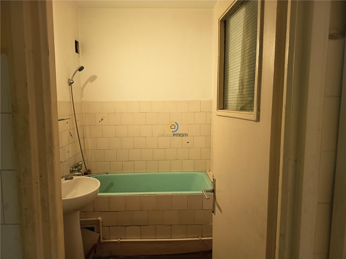 Vanzare apartament 3 camere decomandat Calea Bucuresti - foto 2