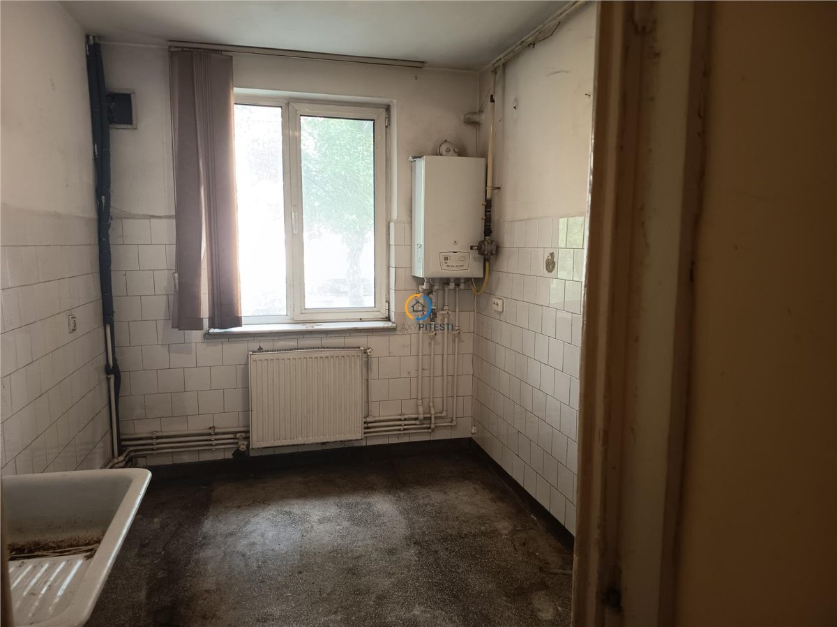 Vanzare apartament 3 camere decomandat Calea Bucuresti - foto 3