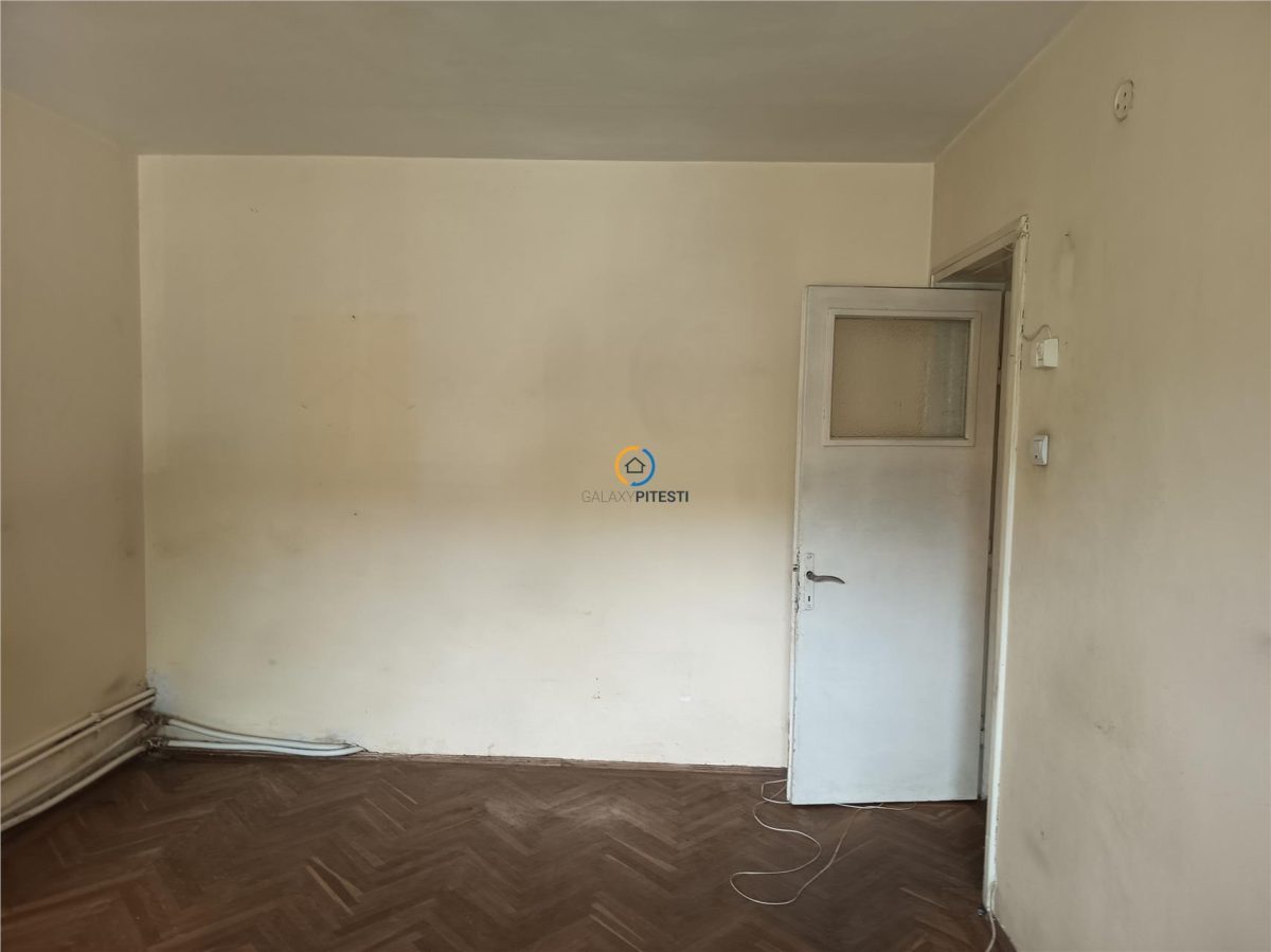 Vanzare apartament 3 camere decomandat Calea Bucuresti - foto 4