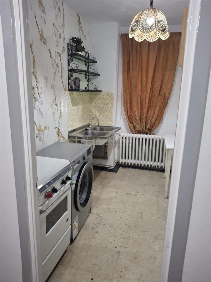 RESITA CHIRIE, APT 2 CAM, PARTER ZONA GOVANDAR - foto 4