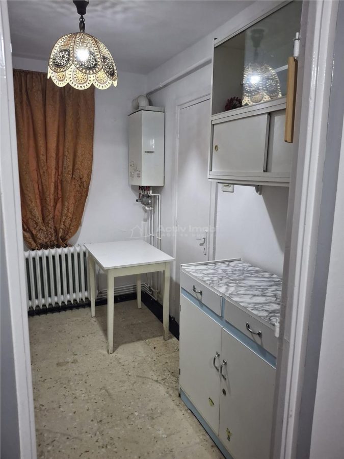 RESITA CHIRIE, APT 2 CAM, PARTER ZONA GOVANDAR - foto 5