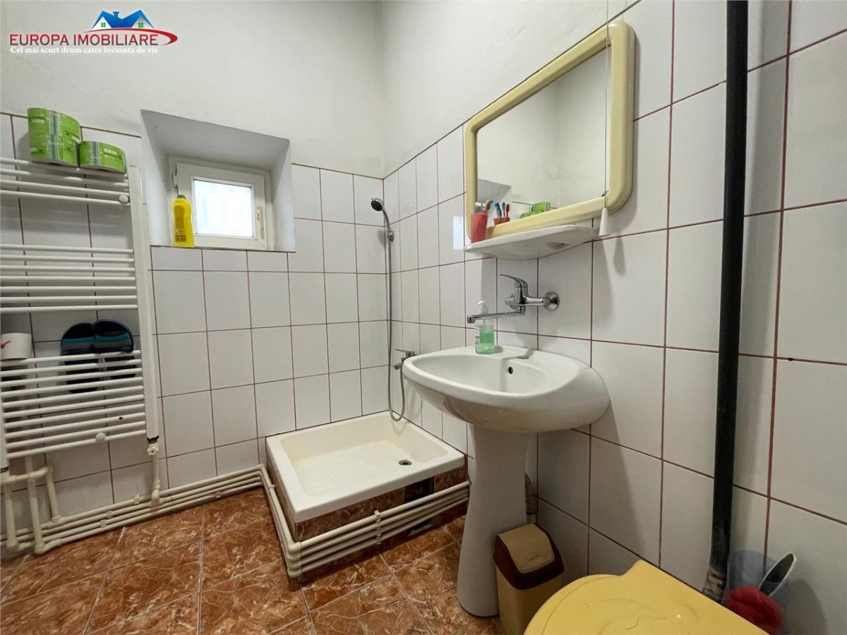 Casa de vanzare zona centrala-Tulcea - foto 7