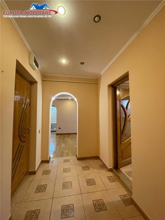 Apartament 3 camere de vanzare zona Vest -Tulcea - foto 5