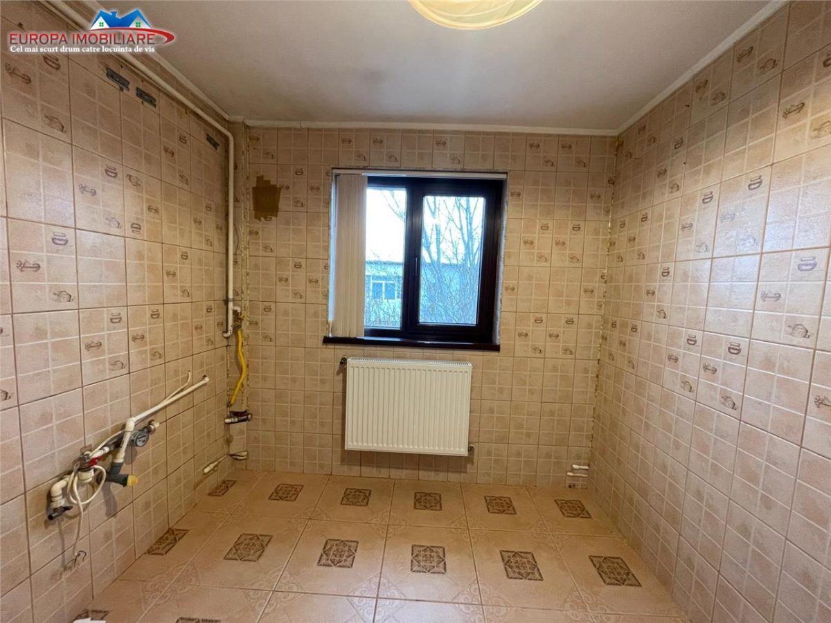 Apartament 3 camere de vanzare zona Vest -Tulcea - foto 6