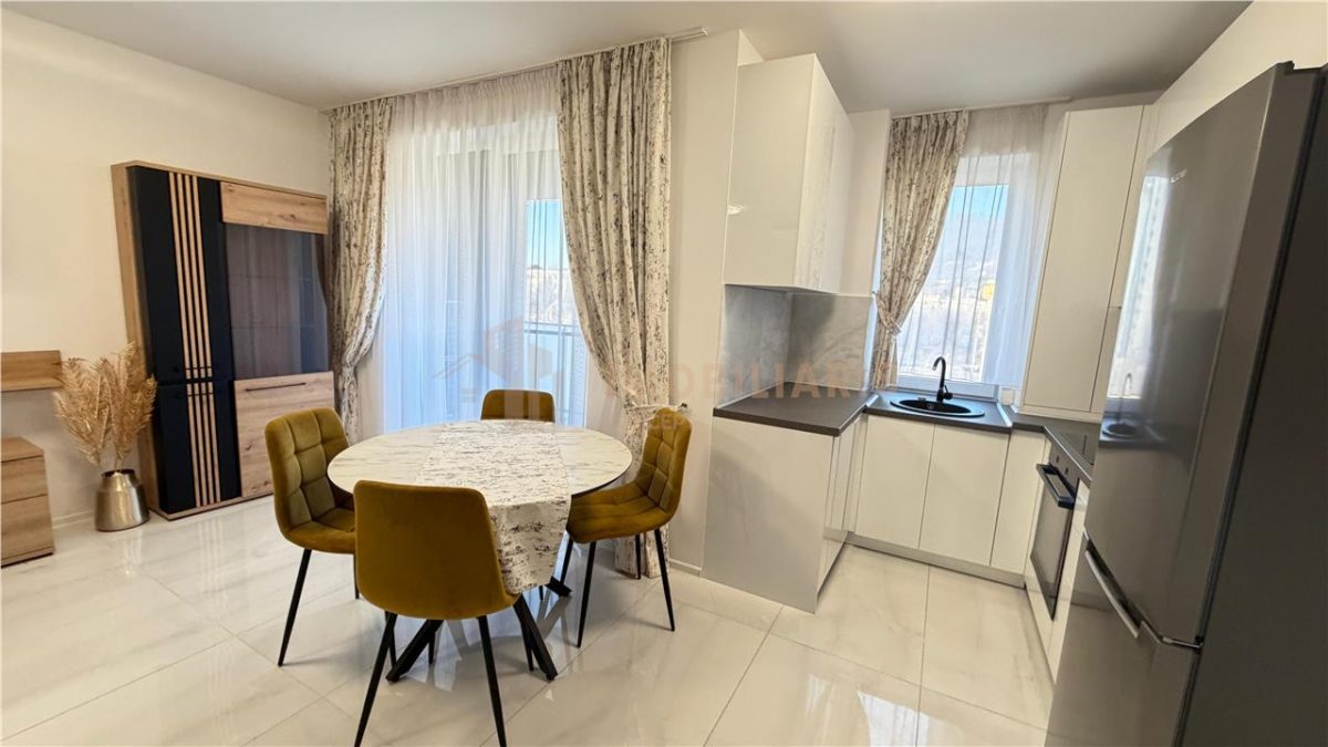 Apartament 3 camere, zona Spitalul Judetean, de inchiriat - foto 2