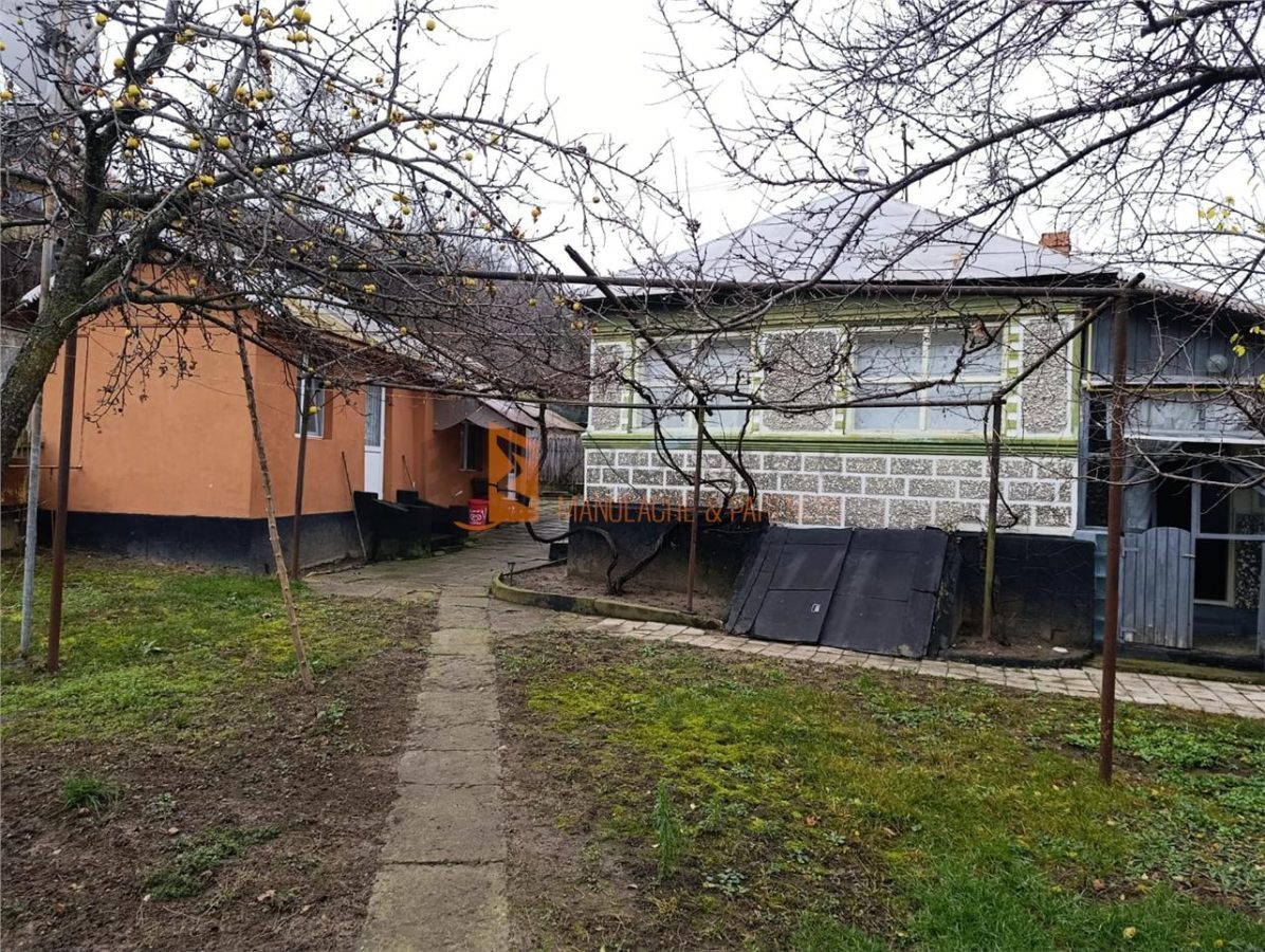 Casa tip parter zona Sarata Monteoru - foto 6