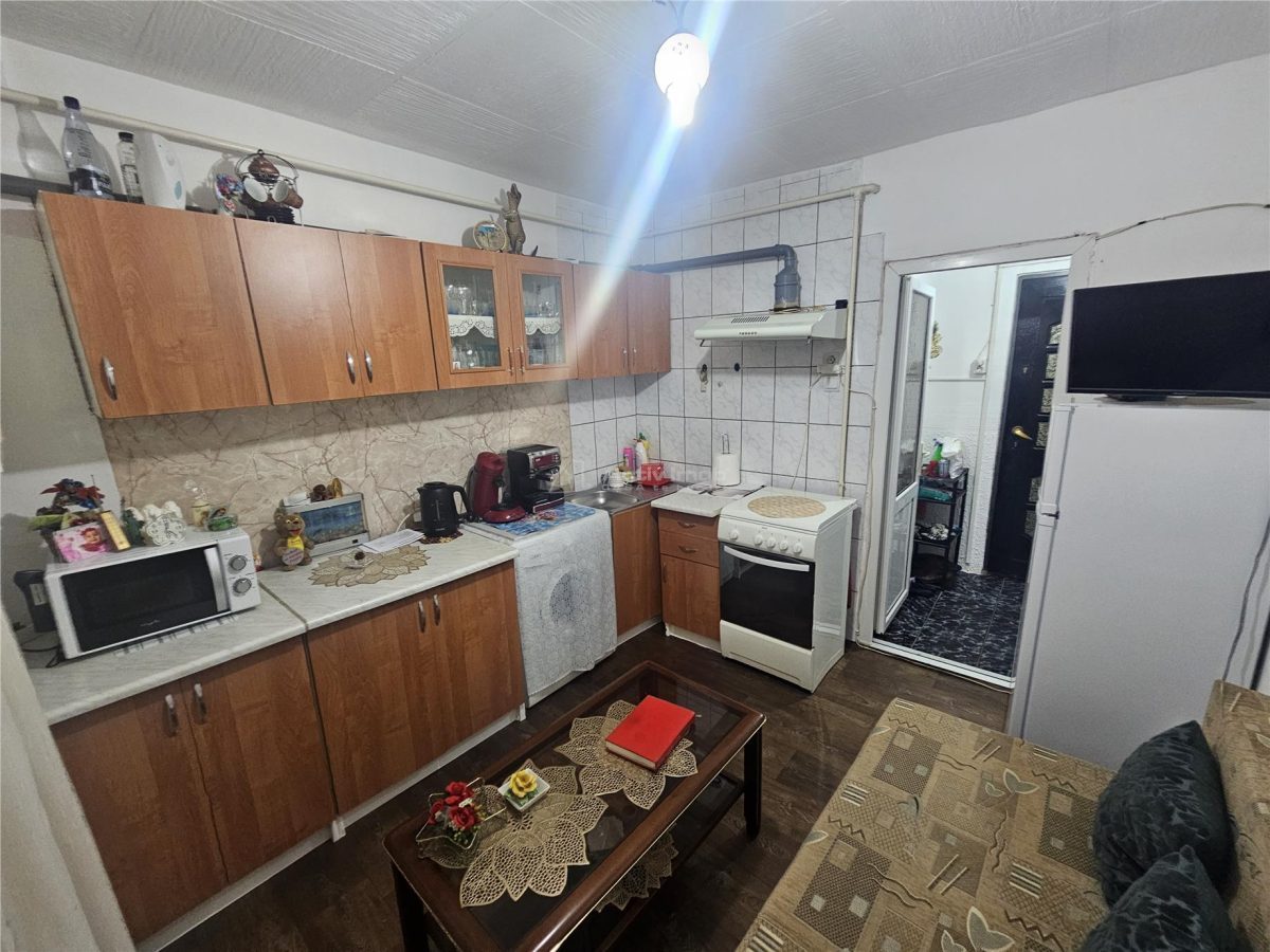 Resita, Garsoniera Mobilata+Utilata, Parter, Calea Caransebesului - foto 2