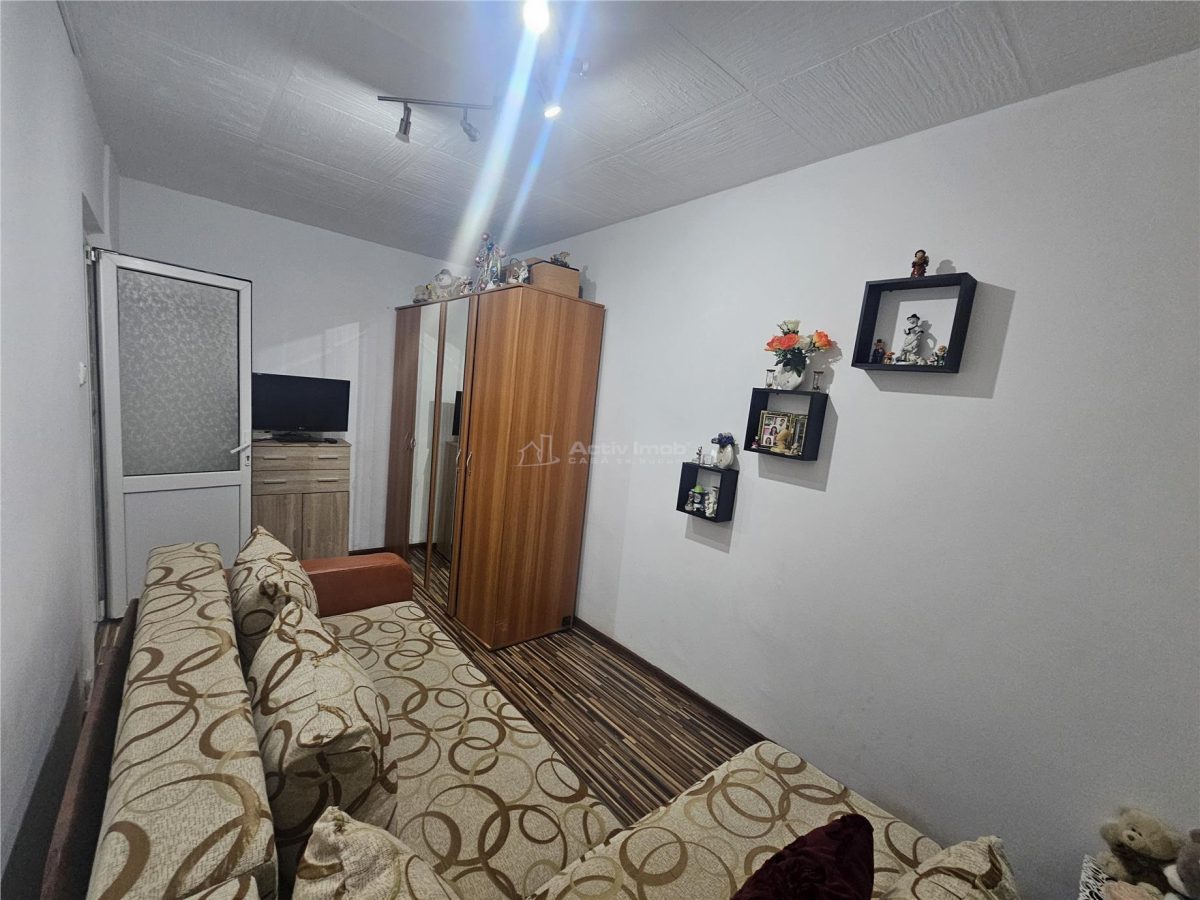 Resita, Garsoniera Mobilata+Utilata, Parter, Calea Caransebesului - foto 16