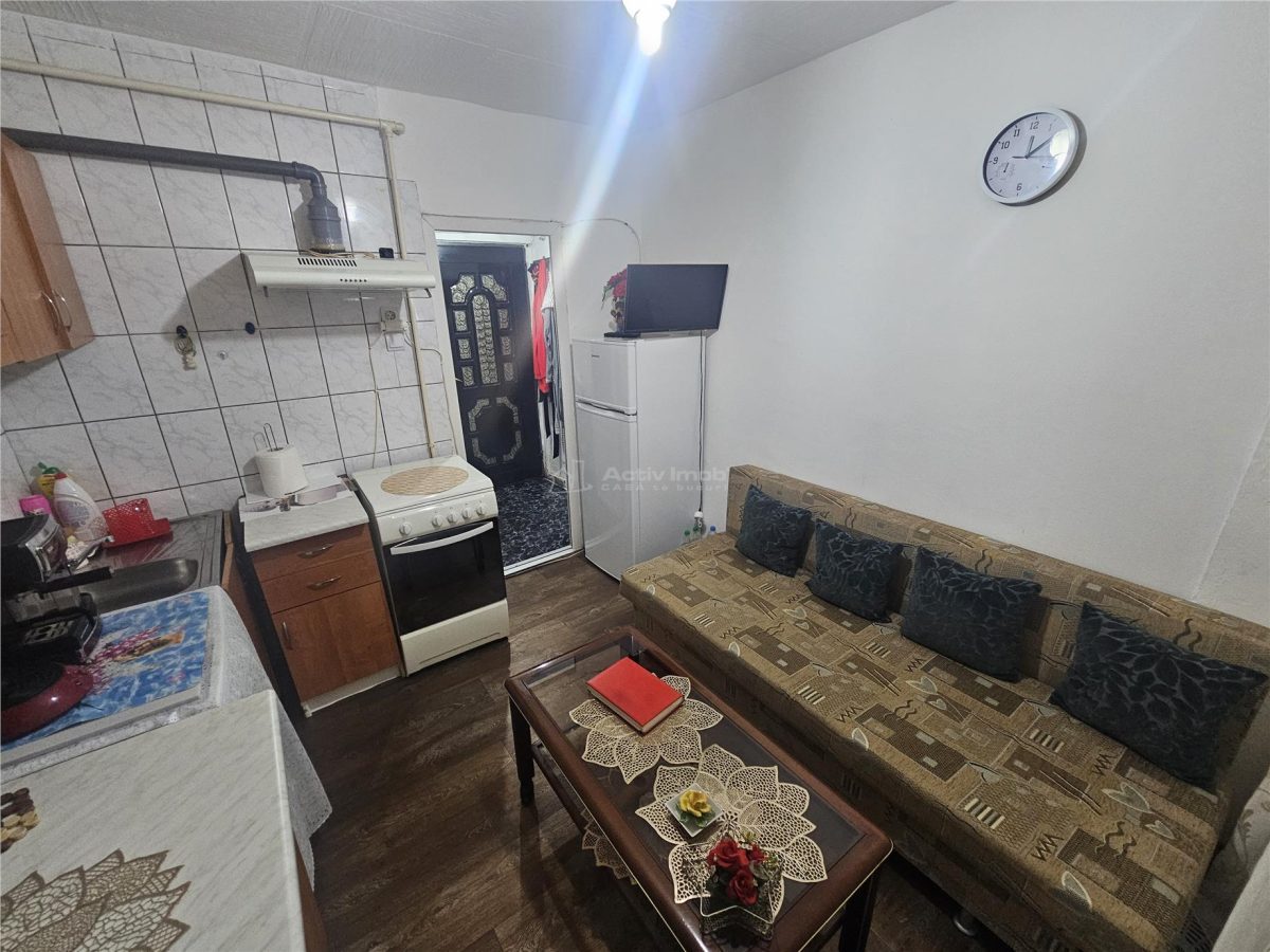 Resita, Garsoniera Mobilata+Utilata, Parter, Calea Caransebesului - foto 3