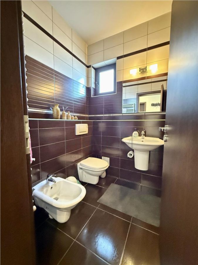 DUMBRAVITA - Casa individuala SPATIOASA - Garaj - Teren 600MP - Langa padure - foto 11