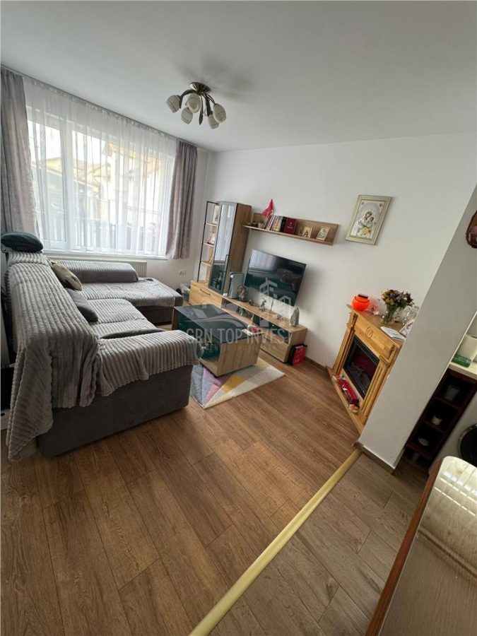 Casa cu 4 camere si curte privata in cartierul Arhitectilor - 