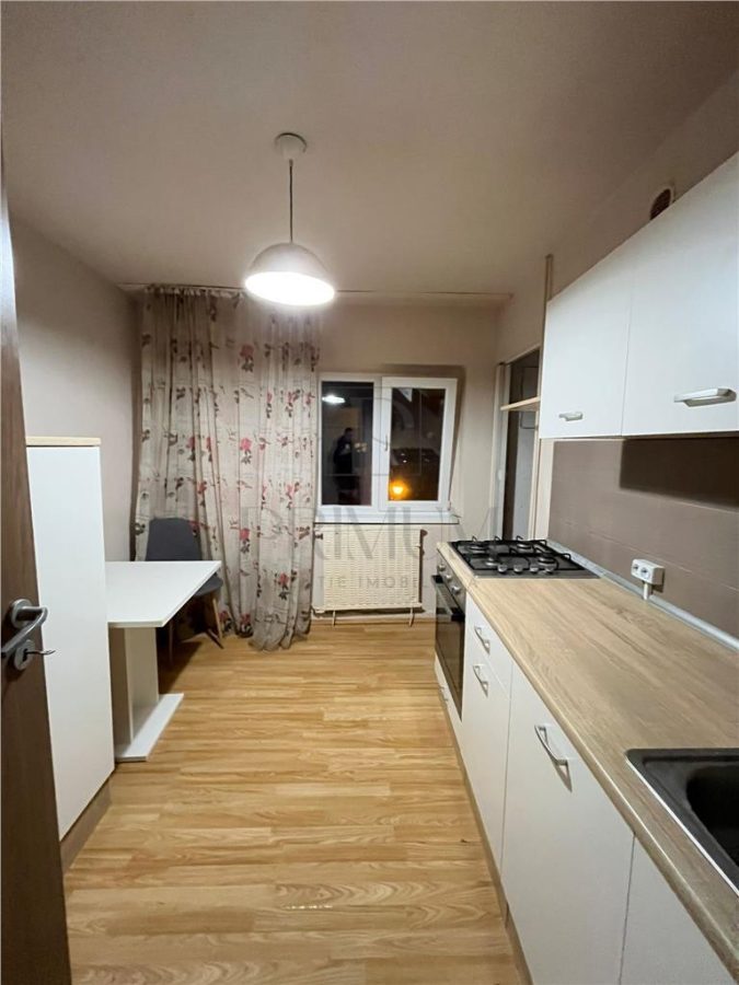 Bucovina - 2 Camere - 2 Balcoane - Etaj 1 - Spatios - foto 3