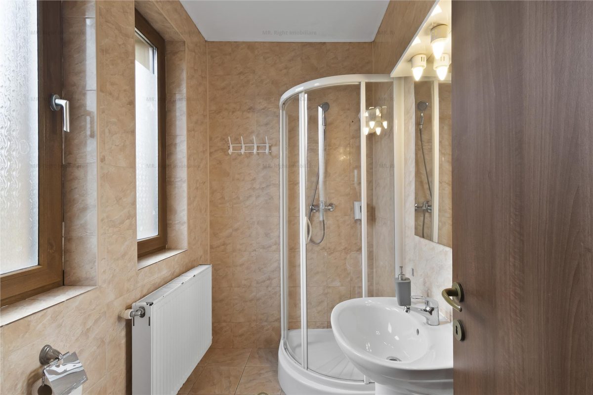 Afacere la cheie | Pensiune cu 10 camere | Sanpetru Brasov - foto 6