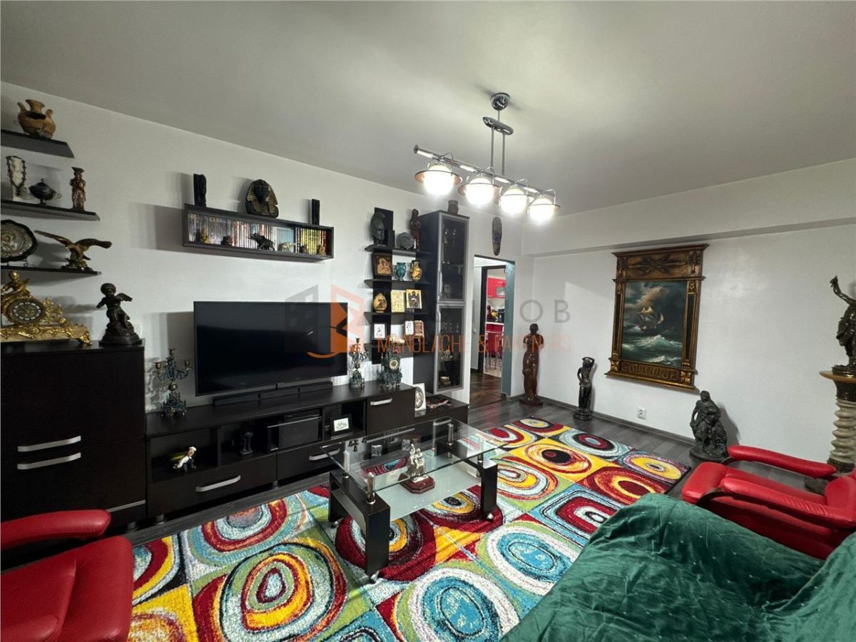 Apartament 3 camere cf 1 decomandat zona Ultracentral - 