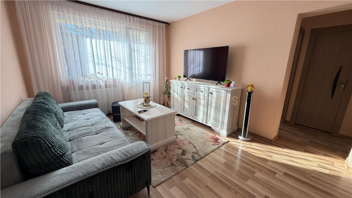 Apartament 3 camere, etaj intermediar, Cartierul Sasar - foto 2