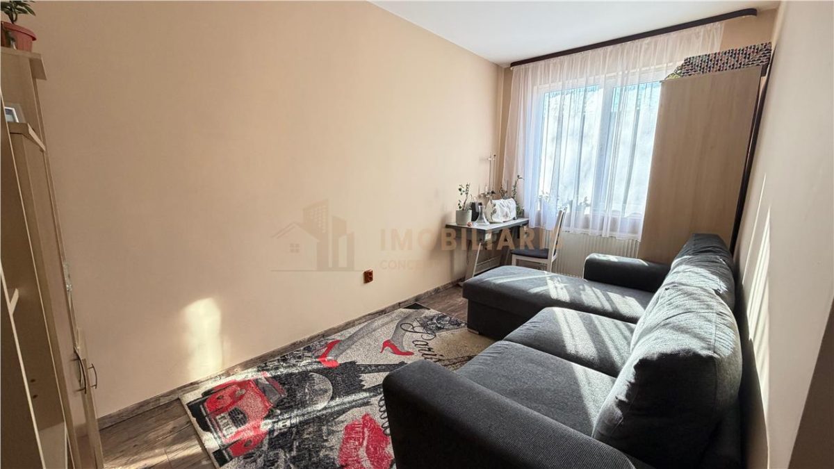 Apartament 3 camere, etaj intermediar, Cartierul Sasar - foto 4