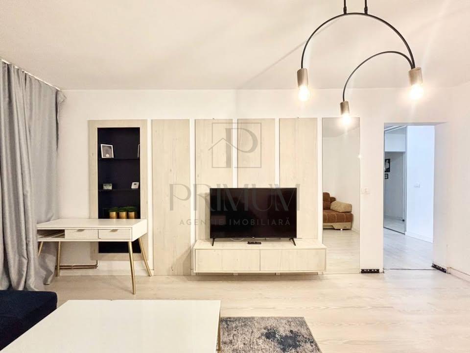 IULIUS MALL - 3 CAM - DECOMANDAT - CENTRALA - BOXA - MOBILAT - UTILAT - foto 2