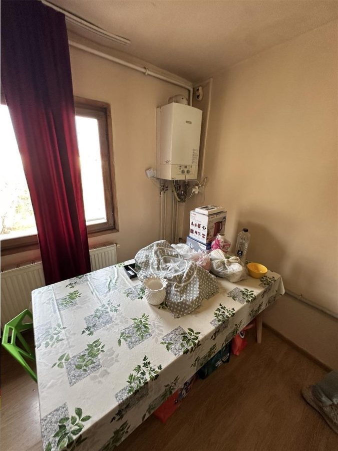 Decomandat, model mare cu 2 bai in zona Bucovina - foto 13