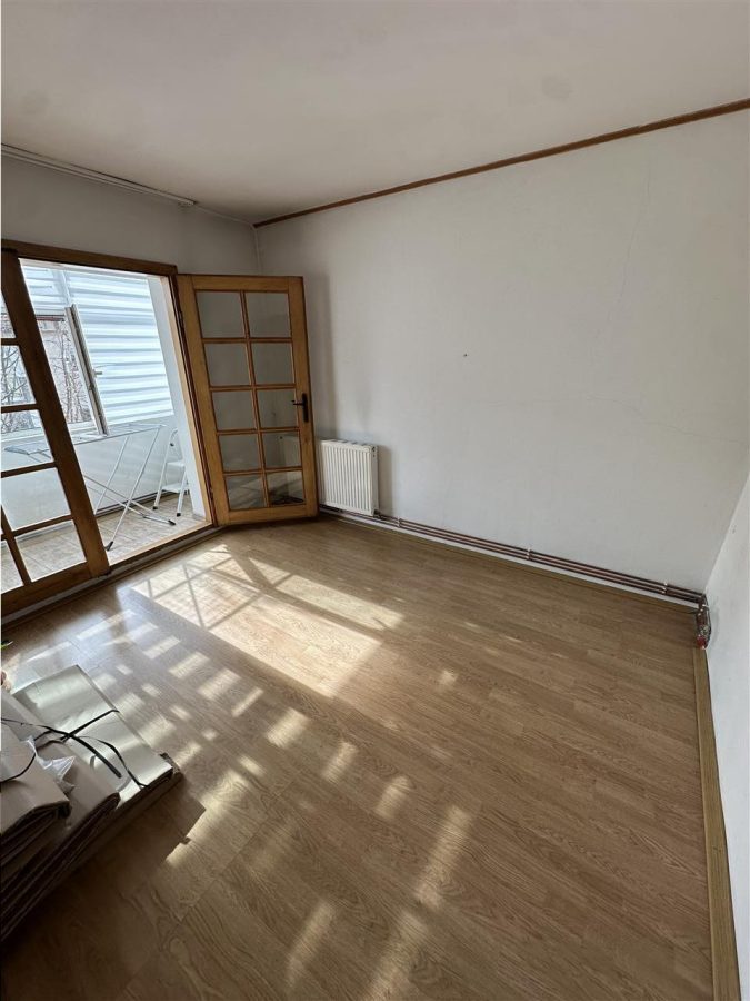 Decomandat, model mare cu 2 bai in zona Bucovina - foto 3